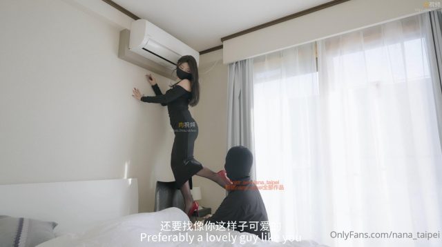 Cô chủ nhà sửa máy lạnh xong đụ luôn anh thợ